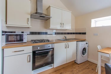 2 bed house, Colum Road, Cathays, Cardiff, CF103EF - Image 2